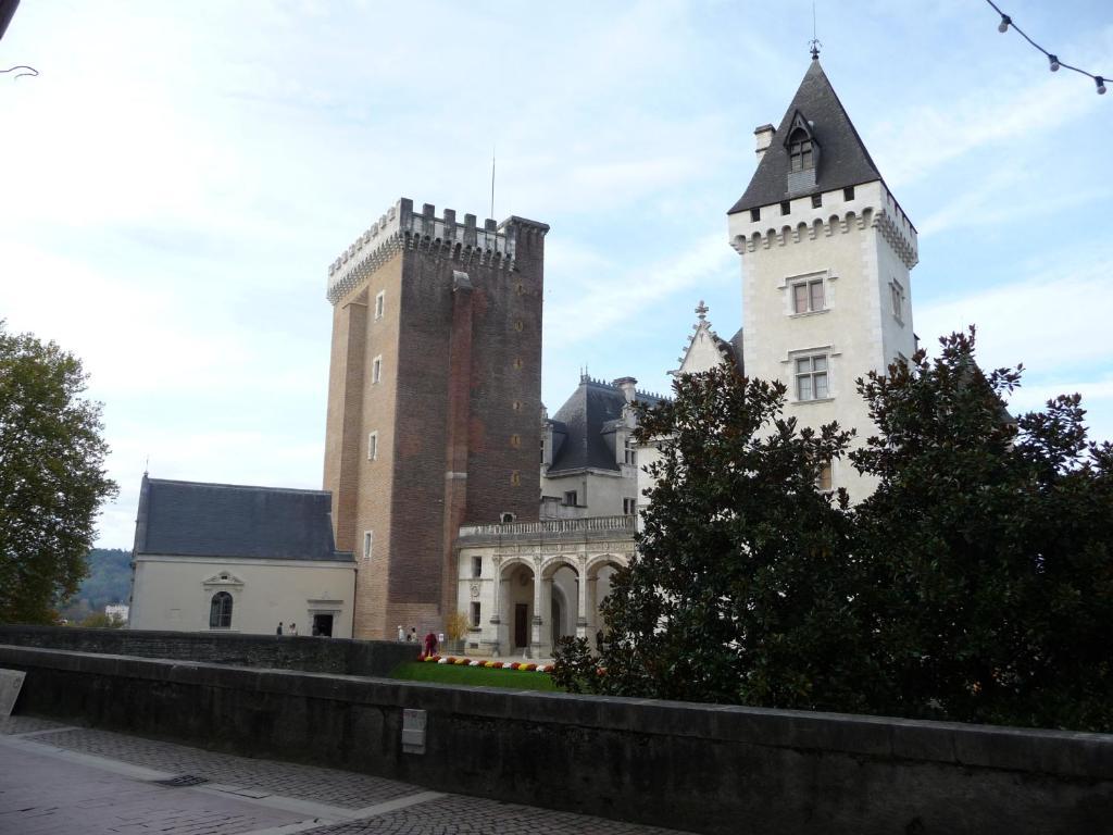 Hotel Le Postillon Pau